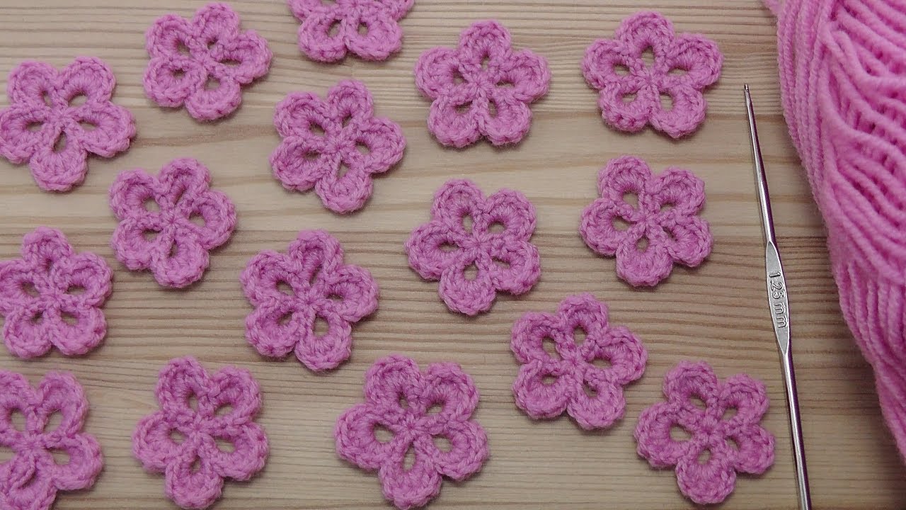 Маленький ЦВЕТОК крючком - вязания для начинающих - Lesson crochet flowers- YouTube